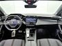Peugeot 308 SW GT 130pk Automaat | Navigatie | Achteruitrijcamera | Matrix LED koplampen | Adaptieve Cruise Control | Keyless start | Leder/Stof sportstoelen | Climate Control | Parkeersensoren v+a | Draadloze Apple CarPlay / Android Auto | Volledig digitaal instrumentenpaneel | Donker getint glas | 18" lichtmetalen velgen |