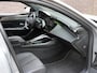 Peugeot 308 SW GT 130pk Automaat | Navigatie | Achteruitrijcamera | Matrix LED koplampen | Adaptieve Cruise Control | Keyless start | Leder/Stof sportstoelen | Climate Control | Parkeersensoren v+a | Draadloze Apple CarPlay / Android Auto | Volledig digitaal instrumentenpaneel | Donker getint glas | 18" lichtmetalen velgen |