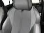 Peugeot e-2008 SUV EV GT 50 kWh 136pk | Accu 96% | Navigatie | Achteruitrijcamera | Full Led koplampen | 3D Cockpit | Climate Control | Cruise Control | Half Lederen sportstoelen | Parkeersensoren v+a | Keyless start | Apple Carplay / Android Auto | DAB+ radio | Donker getint glas | 17" lichtmetalen velgen |