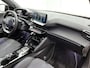 Peugeot e-2008 SUV EV GT 50 kWh 136pk | Accu 96% | Navigatie | Achteruitrijcamera | Full Led koplampen | 3D Cockpit | Climate Control | Cruise Control | Half Lederen sportstoelen | Parkeersensoren v+a | Keyless start | Apple Carplay / Android Auto | DAB+ radio | Donker getint glas | 17" lichtmetalen velgen |