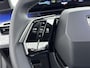 Peugeot E-3008 SUV Launch Edition Dual Motor 73 kWh 325pk | Accu 99% | 490km WLTP Actieradius | Navigatie | Panoramisch schuif-kanteldak | 360° camera | Lederen AGR stoel elektrisch+geheugen+massage | FOCAL HiFi | Adaptieve cruise control | Handsfree achterklep | Matrix LED koplampen | Stoel- en stuurverwarming | Keyless | Draadloze Apple Carplay / Android Auto + telefoonlader | Dodehoeksensor | Parkeersensoren v+a | Donker getint glas | 20" Lichtmetalen velgen |