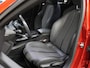 Peugeot 208 GT 100PK | Navigatie | Achteruitrijcamera | Climate Control | Cruise Control | Parkeersensoren v+a | Armsteun | Keyless | Full Led koplampen | Half lederen sportstoelen | Bluetooth | Draadloze Apple CarPlay / Android Auto + telefoonlader | DAB+ radio | Volledig digitaal instrumentenpaneel | Sfeerverlichting | Donker getint glas | 17" lichtmetalen velgen |