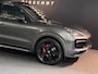 Porsche Cayenne 3.0 E-Hybrid Sport Design/Sport Chrono/Pano/HeadUp/Memory/360Camera/Trekhaak/Bose/Stuurverwarming/22"