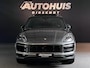 Porsche Cayenne 3.0 E-Hybrid Sport Design/Sport Chrono/Pano/HeadUp/Memory/360Camera/Trekhaak/Bose/Stuurverwarming/22"