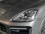 Porsche Cayenne 3.0 E-Hybrid Sport Design/Sport Chrono/Pano/HeadUp/Memory/360Camera/Trekhaak/Bose/Stuurverwarming/22"