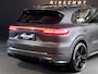 Porsche Cayenne 3.0 E-Hybrid Sport Design/Sport Chrono/Pano/HeadUp/Memory/360Camera/Trekhaak/Bose/Stuurverwarming/22"