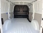 Volkswagen e-Transporter 32 L1H1 64 kWh Fabrieksgarantie, Adapt cruise, Warmtepomp, 3 pers. Carplay