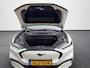 Ford Mustang Mach-E RWD 75 kWh 269pk | Camera v&a | Adaptive Cruise | Winter Pack | Star White Metallic |