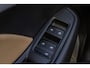 MG MG ZS EV Luxury 45 kWh Beige lederen interieur
