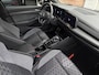 Volkswagen Golf Variant 1.5 eTSI R-Line Business | headup display | wegklapbare trekhaak | stuurverwarming | stoelverwarming |