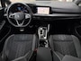 Volkswagen Golf Variant 1.5 eTSI R-Line Business | headup display | wegklapbare trekhaak | stuurverwarming | stoelverwarming |
