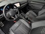 Volkswagen Golf Variant 1.5 eTSI R-Line Business | headup display | wegklapbare trekhaak | stuurverwarming | stoelverwarming |