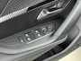Peugeot e-2008 Allure 50kWh | ACCU 100% | Navigatie | Parkeerhulp | CarPlay | LED lampen | AUTOMAAT
