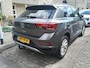 Volkswagen T-Roc 1.0 TSI Oranje Edition 116 PK| Origineel Nederlands | 1e Eigenaar | Dealeronderhouden | LED Koplampen | Achteruitrijcamera | Parkeersensoren | 17 Inch Velgen | Apple Carplay