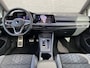Volkswagen Golf 1.5 eTSI R-Line 150 pk Business+ | 1e eigenaar | navigatie | IQ light | camera | sfeerverlichting | stoel-stuurverw.