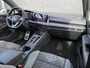 Volkswagen Golf 1.5 eTSI R-Line 150 pk Business+ | 1e eigenaar | navigatie | IQ light | camera | sfeerverlichting | stoel-stuurverw.