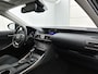 Lexus IS 300h Hybrid Business Line | Safety-Pack | Cruise Control Adaptive | Navigatie | Stoelverwarming | Parkeersensoren achter | Achteruitrijcamera | 16" Velgen
