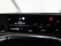 Peugeot E-3008 Allure Avantage 210PK 73kWh | 1ste Eigenaar | ACCU 96% | AppleCarplay/AndroidAuto | ACCU 97% | Armsteun | Trekhaak | Navigatie | Draadloos Carplay | Warmtepomp | 360'Camera | Isofix | Privacy Glass | Parkeersensoren |