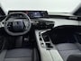 Peugeot E-3008 Allure Avantage 210pk 73kWh | ACCU 97% | Trekhaak | Navigatie | Draadloos Carplay | Warmtepomp | Camera |