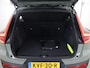 Volvo XC40 Single Motor Core 69 kWh | Sportstoelen | Stoel en stuurverwarming | Camera | DAB | Apple CarPlay/Android Auto | Ele. kofferdeksel | Warmtepomp |