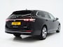 Volkswagen Passat Variant 1.5 eHybrid Elegance 204PK | 5 Jaar Garantie | Panoramadak | Leder/Alcantara | Massage | Trekhaak | HUD | Keyless | Sfeerlicht