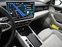 Volkswagen Passat Variant 1.5 eHybrid Elegance 204PK | 5 Jaar Garantie | Panoramadak | Leder/Alcantara | Massage | Trekhaak | HUD | Keyless | Sfeerlicht