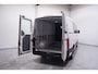Volkswagen Crafter 2.0 TDI 140 pk L3H2 Lang / Laag Airco, Navi Airco, Deuren met Ramen, DAB+, PDC V+A, 3-Zits