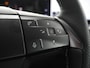Opel Grandland Electric Business Edition 73 kWh | Elektrisch verstelb. bestuurdersstoel met geheugen | Elektrisch glazen panorama-dak | Voorstoel(en) met massagefunctie | Achterbank verwarmd | Warmtepomp | 20 inch Lichtmetalen velgen Diamond Cut