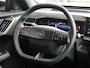 Opel Grandland Electric Business Edition 73 kWh | Elektrisch verstelb. bestuurdersstoel met geheugen | Elektrisch glazen panorama-dak | Voorstoel(en) met massagefunctie | Achterbank verwarmd | Warmtepomp | 20 inch Lichtmetalen velgen Diamond Cut
