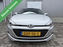 Hyundai i20 1.2 HP i-Motion Comfort 2015 / Climatecontrol / Cruisecontrol / Stoel+stuurverwarming / Parkeersensors