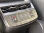 Nissan Ariya e-4ORCE Evolve 91 kWh 4WD / 306 PK / Leder / 1.500 kg Trekgewicht / Warmtepomp / 10 jaar Nissan More Garantie / Stoelverwarming voor en achter / Schuif-kantel dak / HUD / Stoelventilatie / Stuurverwarming / Rondomzicht camera / Elektrisch verstelbare stoelen met geheugen / Elektrische achterklep / Adaptieve cruise control / Apple Carplay/Android Auto /