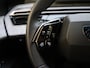 Peugeot 5008 SUV Allure Hybrid 145pk Automaat | 7 Zitplaatsen | Navigatie via draadloze Apple Carplay / Android Auto | Achteruitrijcamera | Cruise Control | Climate Control | Parkeersensoren | Armsteun | Led koplampen | Keyless | Automatisch dimlicht | Regensensor | Donker getint glas | 19" Lichtmetalen velgen |