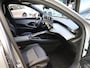 Peugeot 5008 SUV Allure Hybrid 145pk Automaat | 7 Zitplaatsen | Navigatie via draadloze Apple Carplay / Android Auto | Achteruitrijcamera | Cruise Control | Climate Control | Parkeersensoren | Armsteun | Led koplampen | Keyless | Automatisch dimlicht | Regensensor | Donker getint glas | 19" Lichtmetalen velgen |