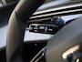 Peugeot 5008 SUV Allure Hybrid 145pk Automaat | 7 Zitplaatsen | Navigatie via draadloze Apple Carplay / Android Auto | Achteruitrijcamera | Cruise Control | Climate Control | Parkeersensoren | Armsteun | Led koplampen | Keyless | Automatisch dimlicht | Regensensor | Donker getint glas | 19" Lichtmetalen velgen |