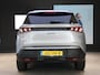 Peugeot 5008 SUV Allure Hybrid 145pk Automaat | 7 Zitplaatsen | Navigatie via draadloze Apple Carplay / Android Auto | Achteruitrijcamera | Cruise Control | Climate Control | Parkeersensoren | Armsteun | Led koplampen | Keyless | Automatisch dimlicht | Regensensor | Donker getint glas | 19" Lichtmetalen velgen |