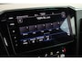 Volkswagen Passat Variant 1.5 TSI 150pk DSG R-Line Business + Trekhaak Camera Keyless Leder Panoramadak Stoelverwarming Navigatie
