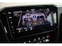 Volkswagen Passat Variant 1.5 TSI 150pk DSG R-Line Business + Trekhaak Camera Keyless Leder Panoramadak Stoelverwarming Navigatie