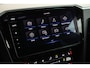 Volkswagen Passat Variant 1.5 TSI 150pk DSG R-Line Business + Trekhaak Camera Keyless Leder Panoramadak Stoelverwarming Navigatie