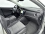 Toyota Auris Touring Sports 1.8 Hybrid Executive | Dealer Onderhouden | Parkeersensoren V+A | Navi | DAB | Metallic Lak | Onderweg-naar-dealer
