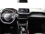 Peugeot 2008 SUV Allure 130pk Automaat | Navigatie | Climate Control | Cruise Control | Parkeersensoren | Keyless | Led koplampen | Armsteun | Apple Carplay / Android Auto | Bluetooth | DAB+ radio | Stof/kunstleder | Multifunctioneel lederen stuurwiel | Automatisch dimlicht | Regensensor | Donker getint glas | 17" lichtmetalen velgen |