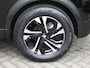 Peugeot 2008 SUV Allure 130pk Automaat | Navigatie | Climate Control | Cruise Control | Parkeersensoren | Keyless | Led koplampen | Armsteun | Apple Carplay / Android Auto | Bluetooth | DAB+ radio | Stof/kunstleder | Multifunctioneel lederen stuurwiel | Automatisch dimlicht | Regensensor | Donker getint glas | 17" lichtmetalen velgen |