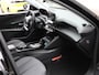 Peugeot 2008 SUV Allure 130pk Automaat | Navigatie | Climate Control | Cruise Control | Parkeersensoren | Keyless | Led koplampen | Armsteun | Apple Carplay / Android Auto | Bluetooth | DAB+ radio | Stof/kunstleder | Multifunctioneel lederen stuurwiel | Automatisch dimlicht | Regensensor | Donker getint glas | 17" lichtmetalen velgen |