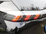 Peugeot 2008 SUV Allure 130pk Automaat | Navigatie | Climate Control | Cruise Control | Parkeersensoren | Keyless | Led koplampen | Armsteun | Apple Carplay / Android Auto | Bluetooth | DAB+ radio | Stof/kunstleder | Multifunctioneel lederen stuurwiel | Automatisch dimlicht | Regensensor | Donker getint glas | 17" lichtmetalen velgen |