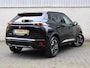 Peugeot 2008 SUV Allure 130pk Automaat | Navigatie | Climate Control | Cruise Control | Parkeersensoren | Keyless | Led koplampen | Armsteun | Apple Carplay / Android Auto | Bluetooth | DAB+ radio | Stof/kunstleder | Multifunctioneel lederen stuurwiel | Automatisch dimlicht | Regensensor | Donker getint glas | 17" lichtmetalen velgen |