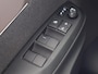 Toyota Yaris Cross 1.5 Hybrid 130 Executive Bi-Tone | HUD | Parkeersensoren | Stuur- & Stoelverwarming | Navigatie | BSM