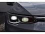 Volkswagen Golf 1.5 TSI Life Business Massage+Memory, Pano, Head-up, Adaptive cruise, Camera