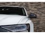 Audi Q8 55 TFSI e quattro S-Line | Navi | Leder | B&O | Trekhaak | Luchtvering | Camera | 23"LM | Head-Up | Wit Metallic