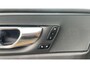 Volvo XC60 2.0 T6 Plug-in hybrid AWD Plus Bright 350 PK | Navigatie | Airco |Apple Carplay & Android Auto | Stoelverwarming | Elektrisch verstelbare stoelen met geheugenfunctie | Panoramadak |