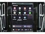 Volvo XC40 B4 Plus Black Edition - Panorama/schuifdak - IntelliSafe Assist & Surround - 360º Camera - Harman/Kardon audio - Verwarmde voorstoelen & stuur - Parkeersensoren voor & achter - Elektr. bedienb. voorstoelen met geheugen links - Draadloze tel. lader - Extra getint glas - Inklapbare trekhaak - 20' LMV
