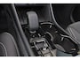 Volvo XC40 B4 Plus Black Edition - Panorama/schuifdak - IntelliSafe Assist & Surround - 360º Camera - Harman/Kardon audio - Verwarmde voorstoelen & stuur - Parkeersensoren voor & achter - Elektr. bedienb. voorstoelen met geheugen links - Draadloze tel. lader - Extra getint glas - Inklapbare trekhaak - 20' LMV